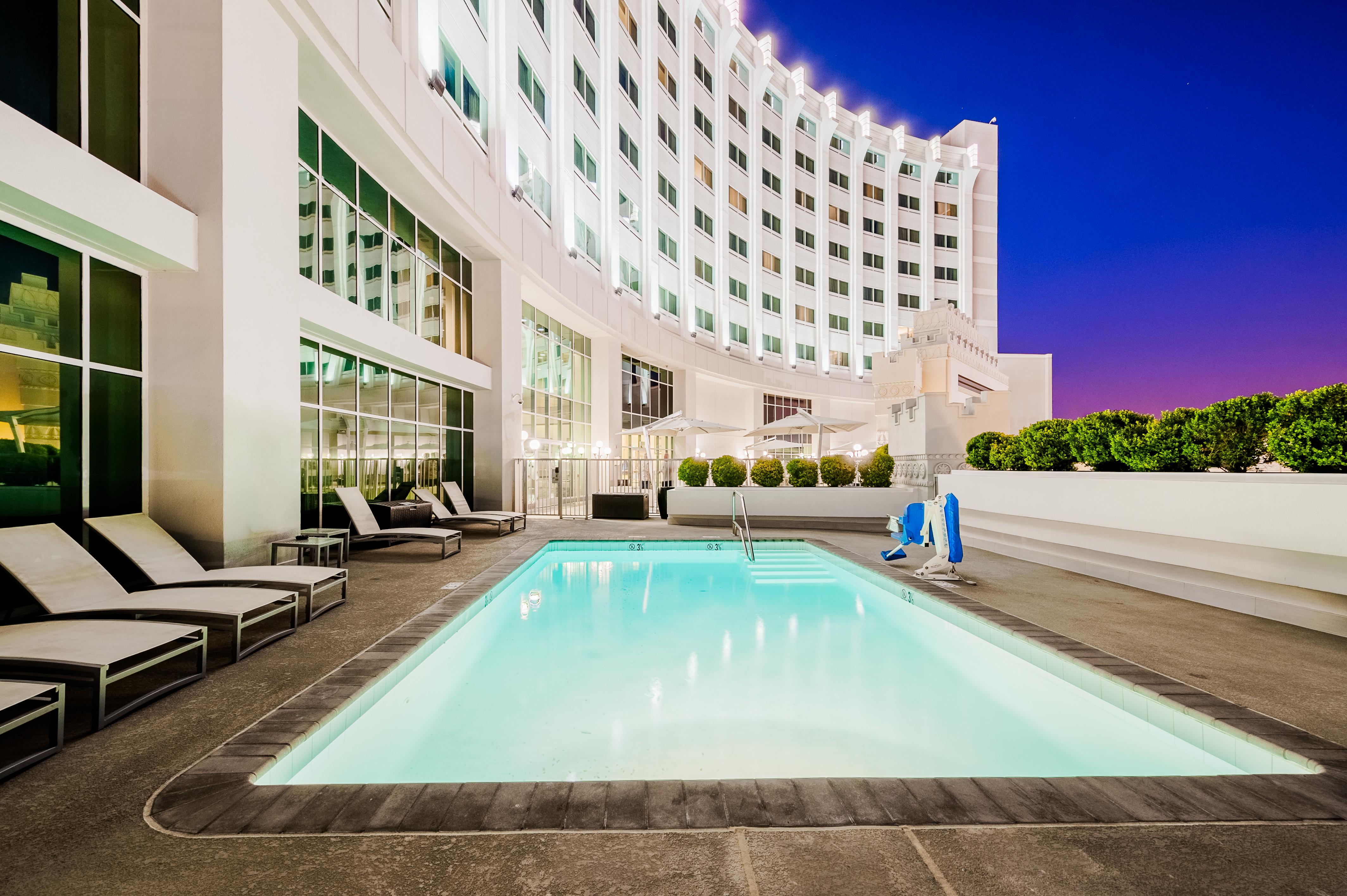 The Commerce Casino & Hotel Exterior foto